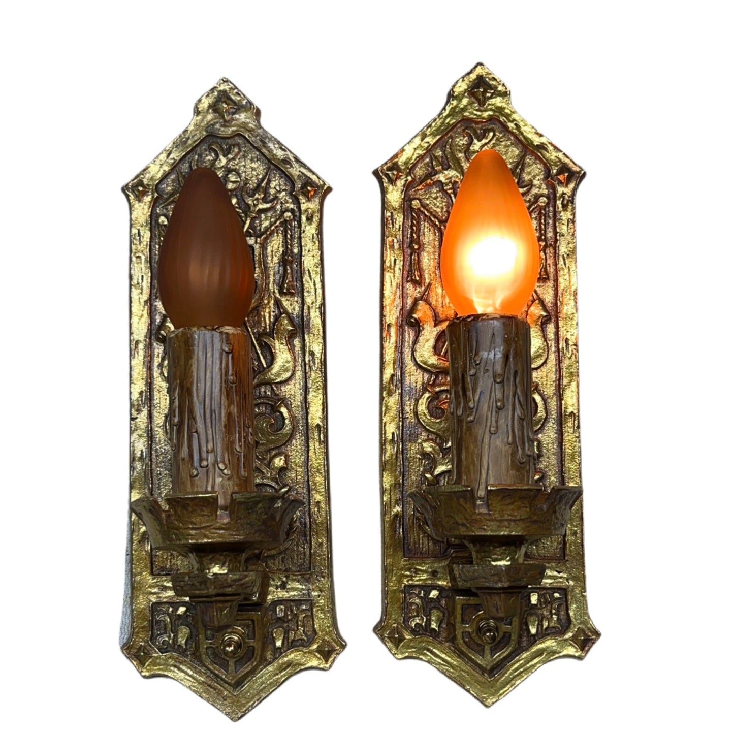 Stunning 1910s or 1920s Cast Brass Tudor or Romantic Revival WallSconce #2353