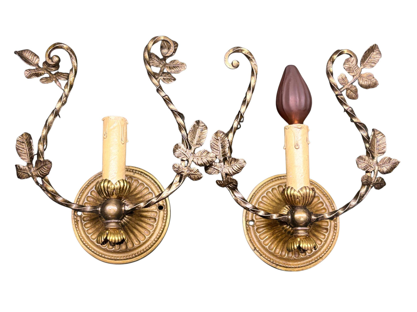Pair Petit 1910s Cast Brass Wall Sconces with Trailing Vines and Leaves Original Antique Patina #2658